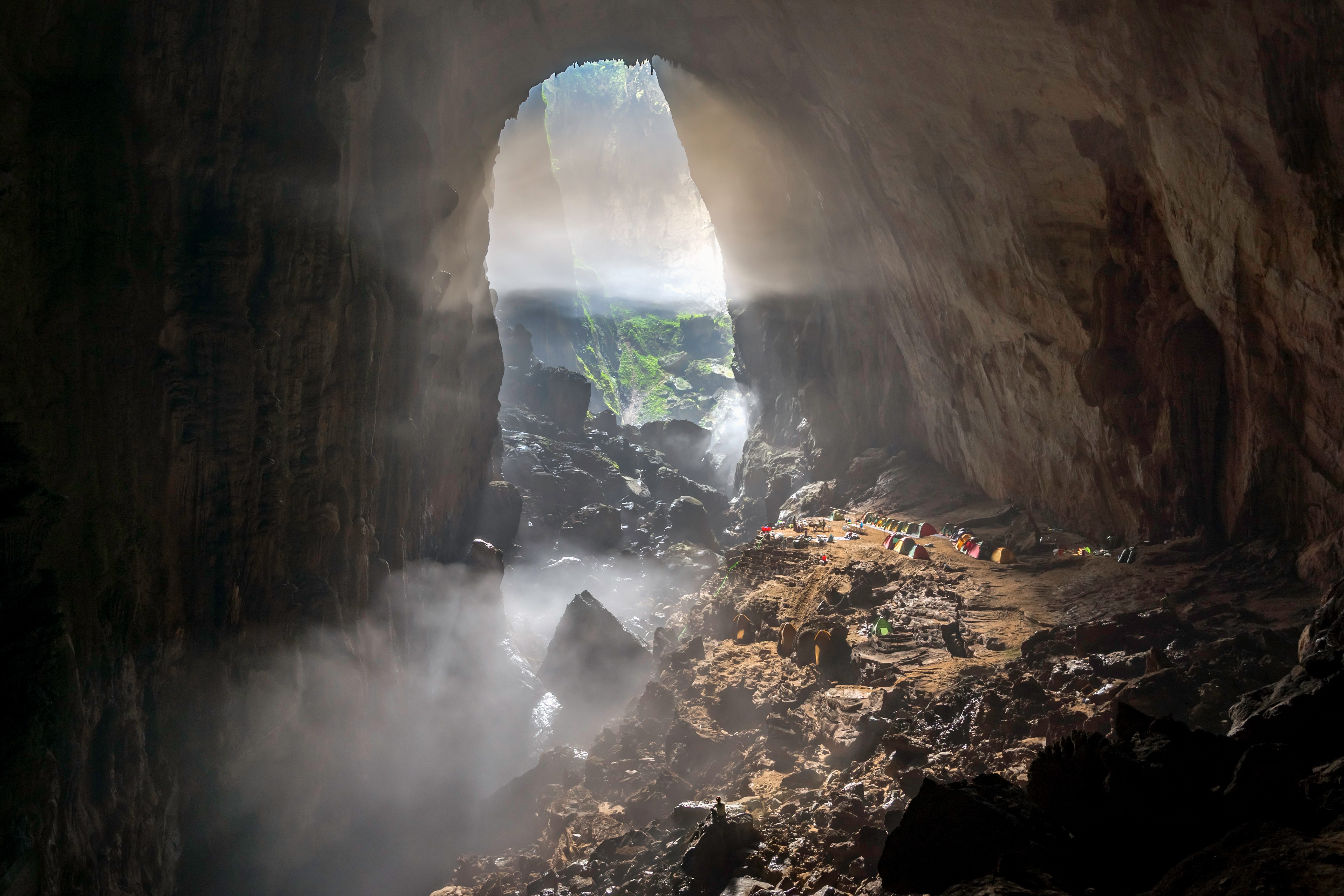 son-doong-cave-vietnam-interior-campsite