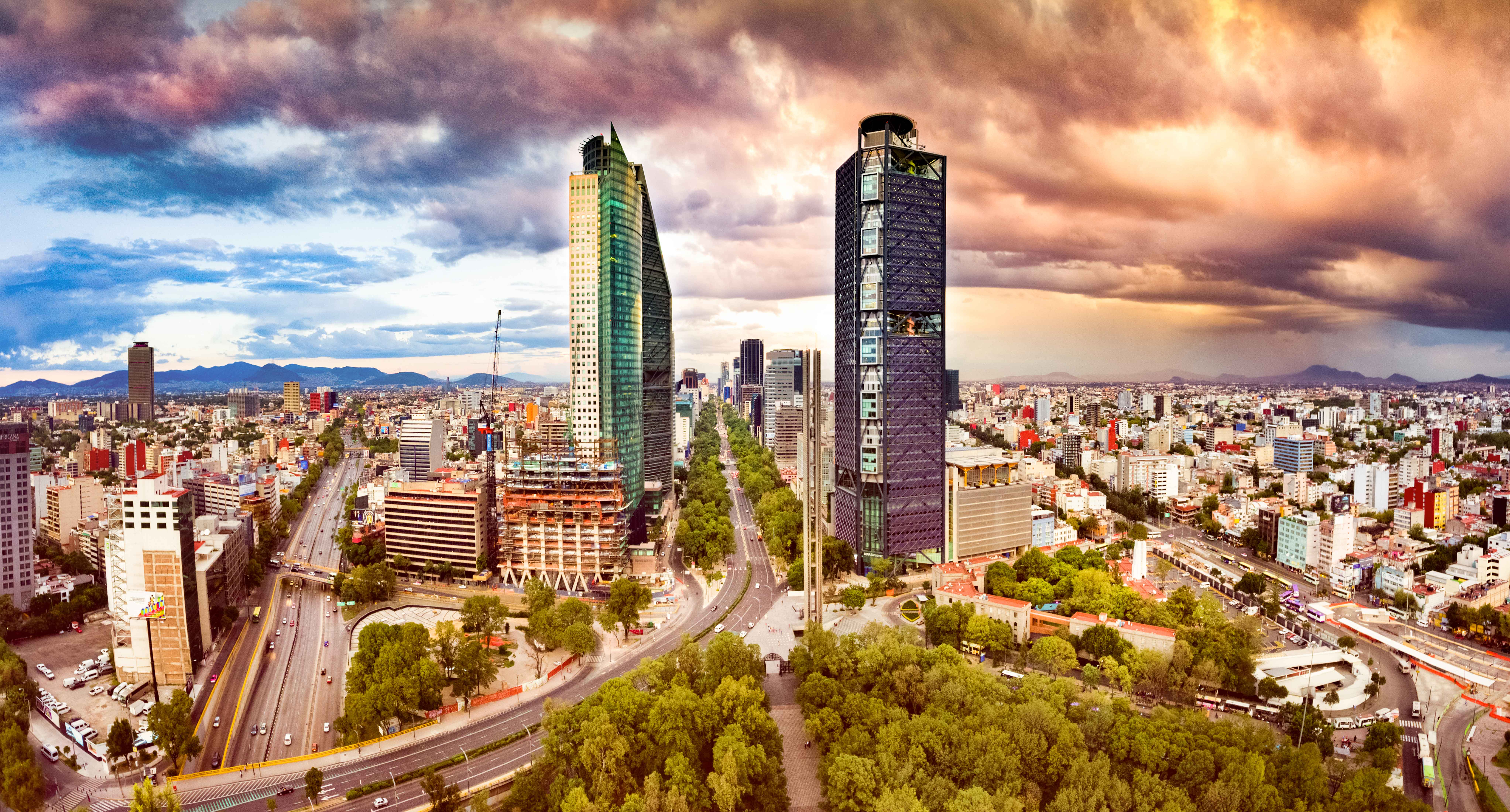 mexico-city-paseo-de-la-reforma-sunset