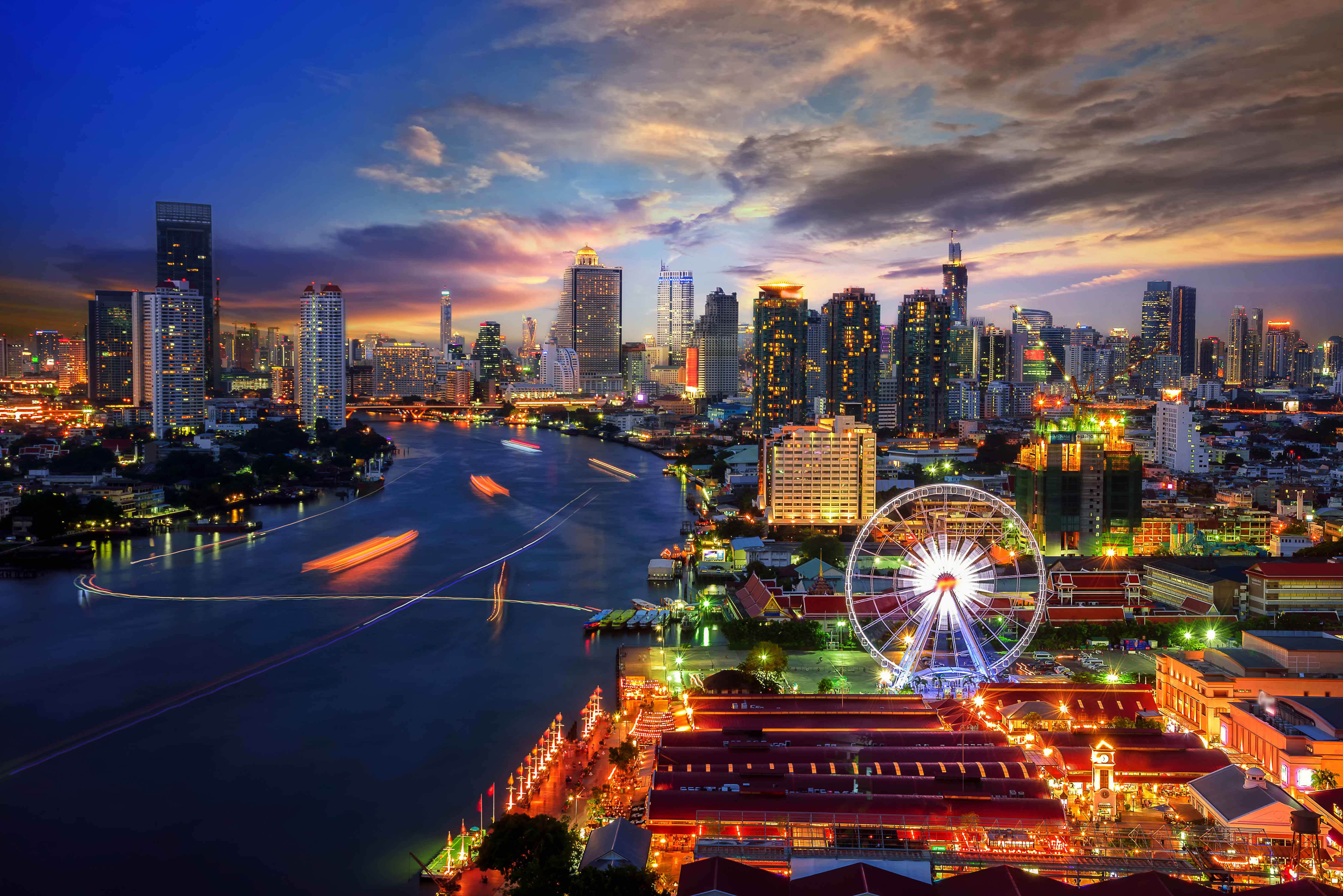 bangkok-night-skyline-chao-phraya-river