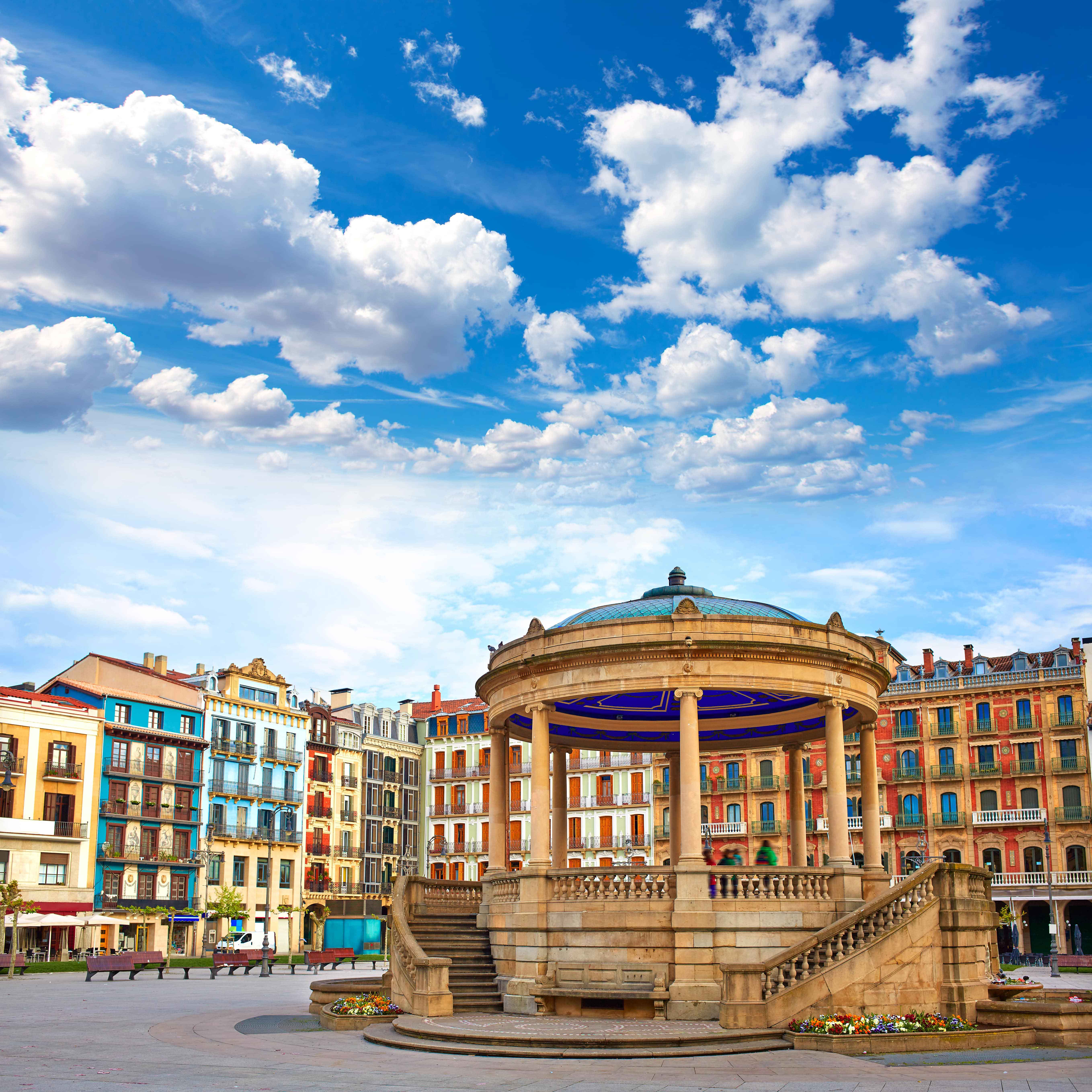 pamplona-plaza-del-castillo-gazebo