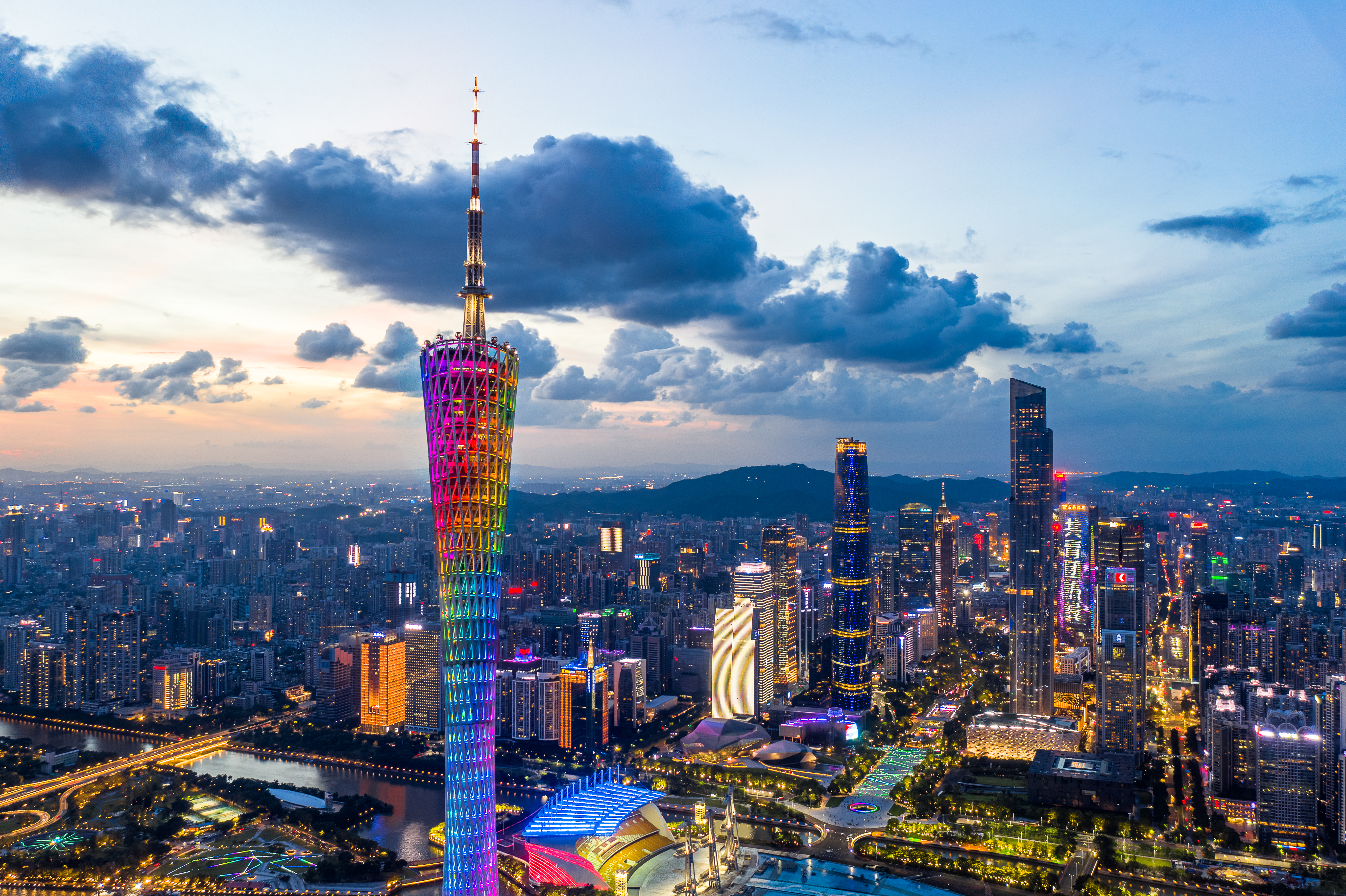 guangzhou-skyline-canton-tower-china