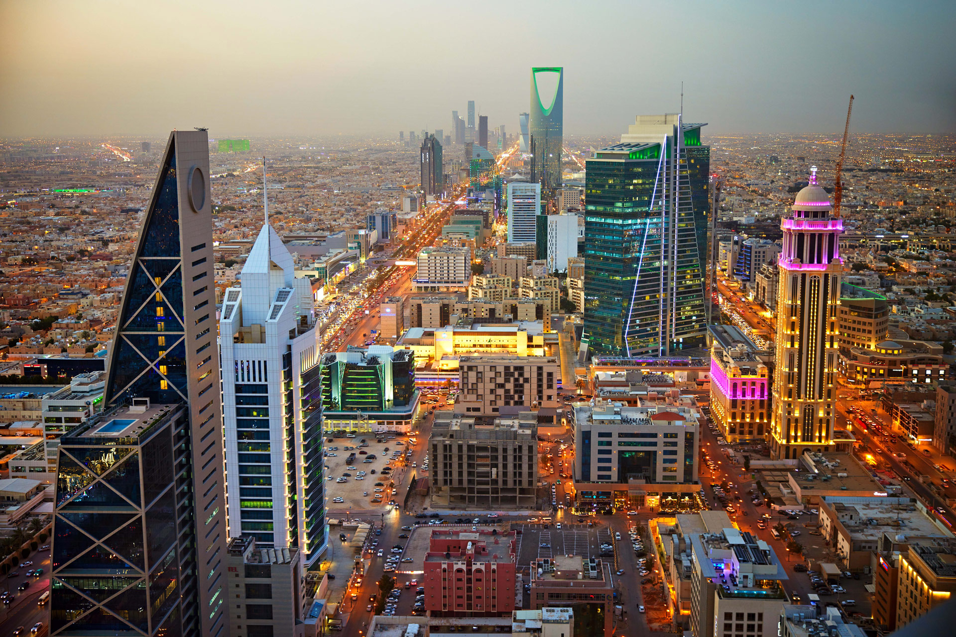 riyadh-city-skyline-kingdom-centre-dusk