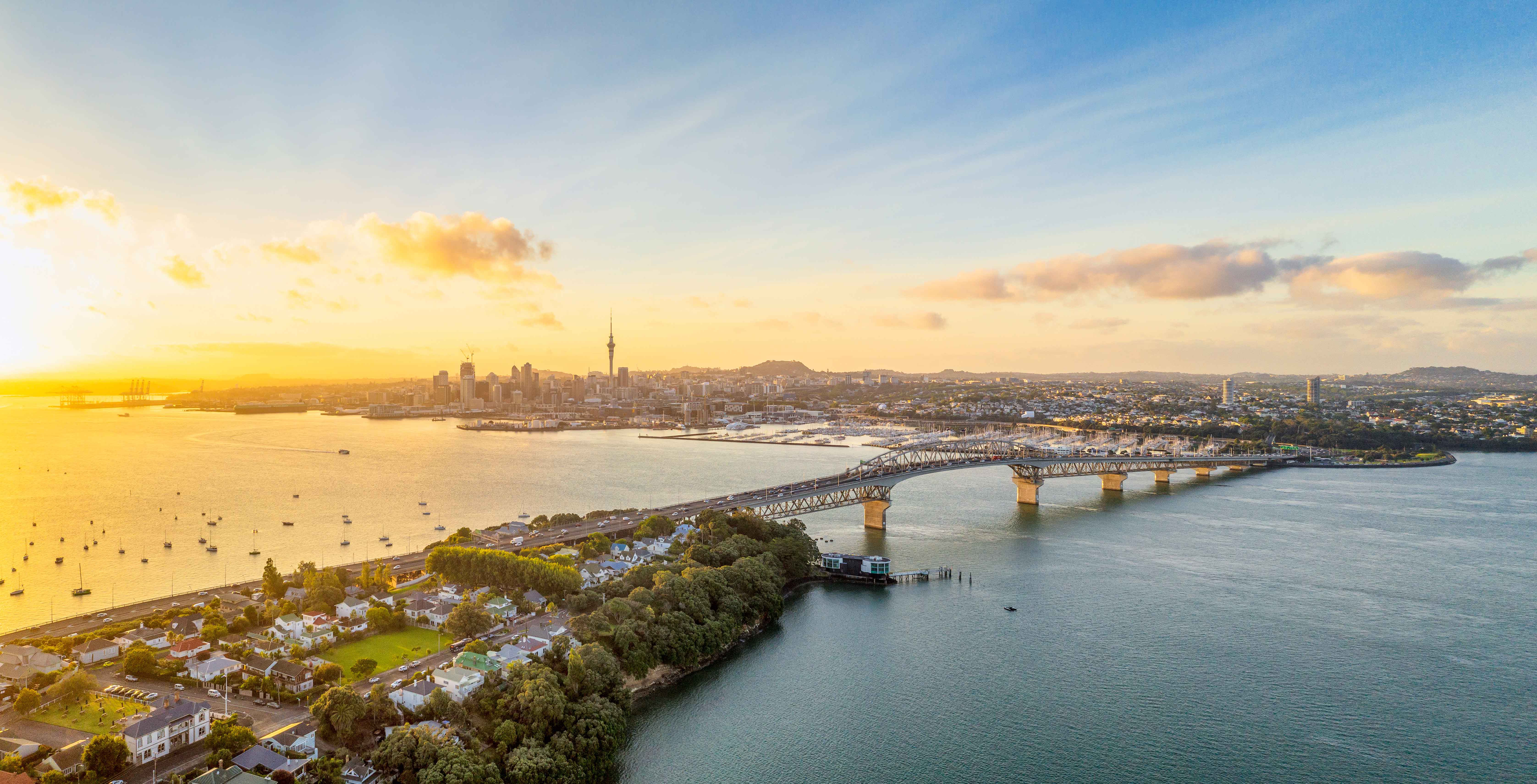 auckland-harbour-bridge-sunset-skyline
