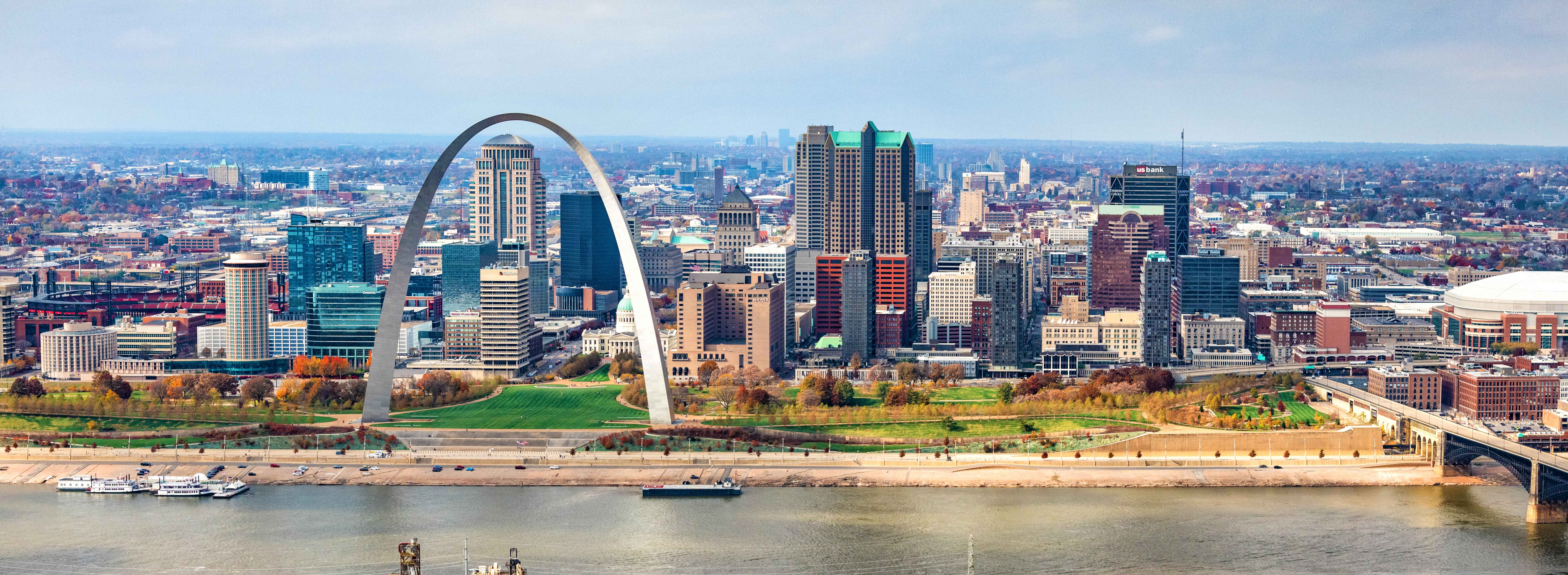 st-louis-skyline-gateway-arch-mississippi-river