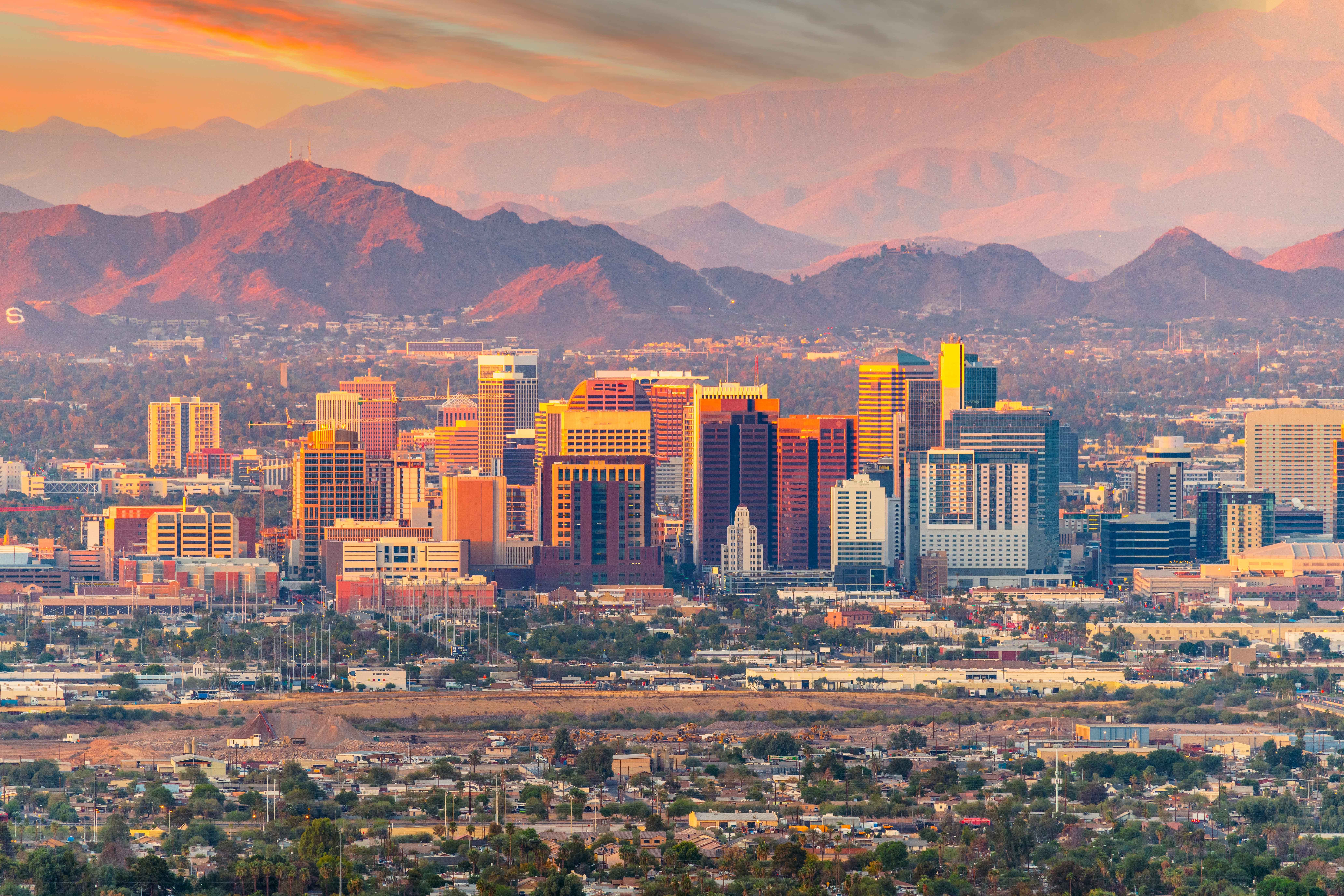 phoenix-skyline-sunset-mountain-backdrop