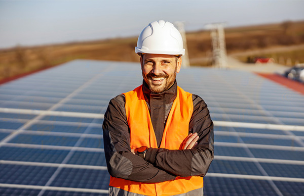 engineer-solar-panels-project-management