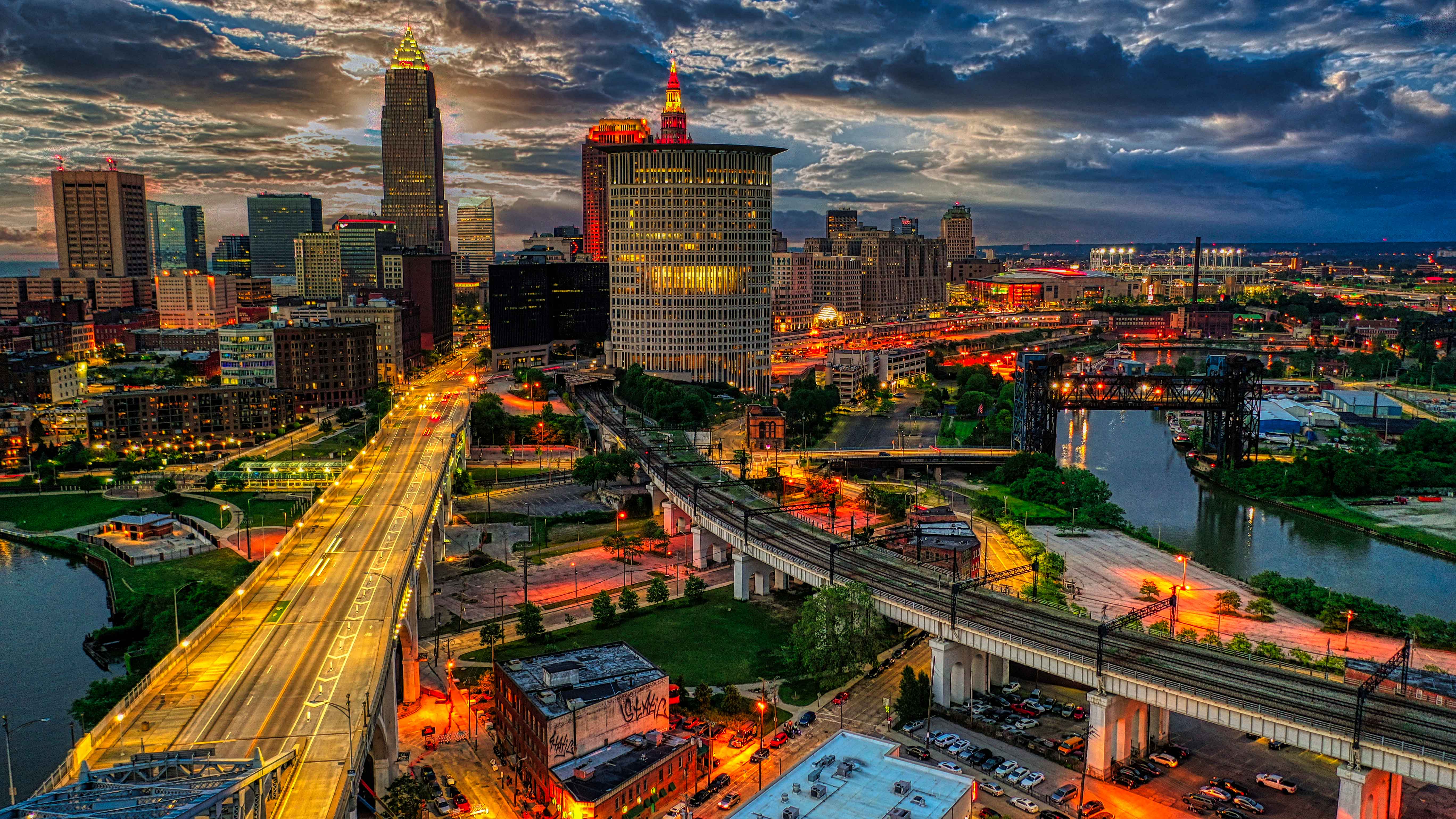 cleveland-skyline-night-cuyahoga-river