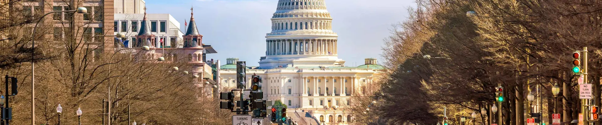 washington-dc-us-capitol-building-street-view