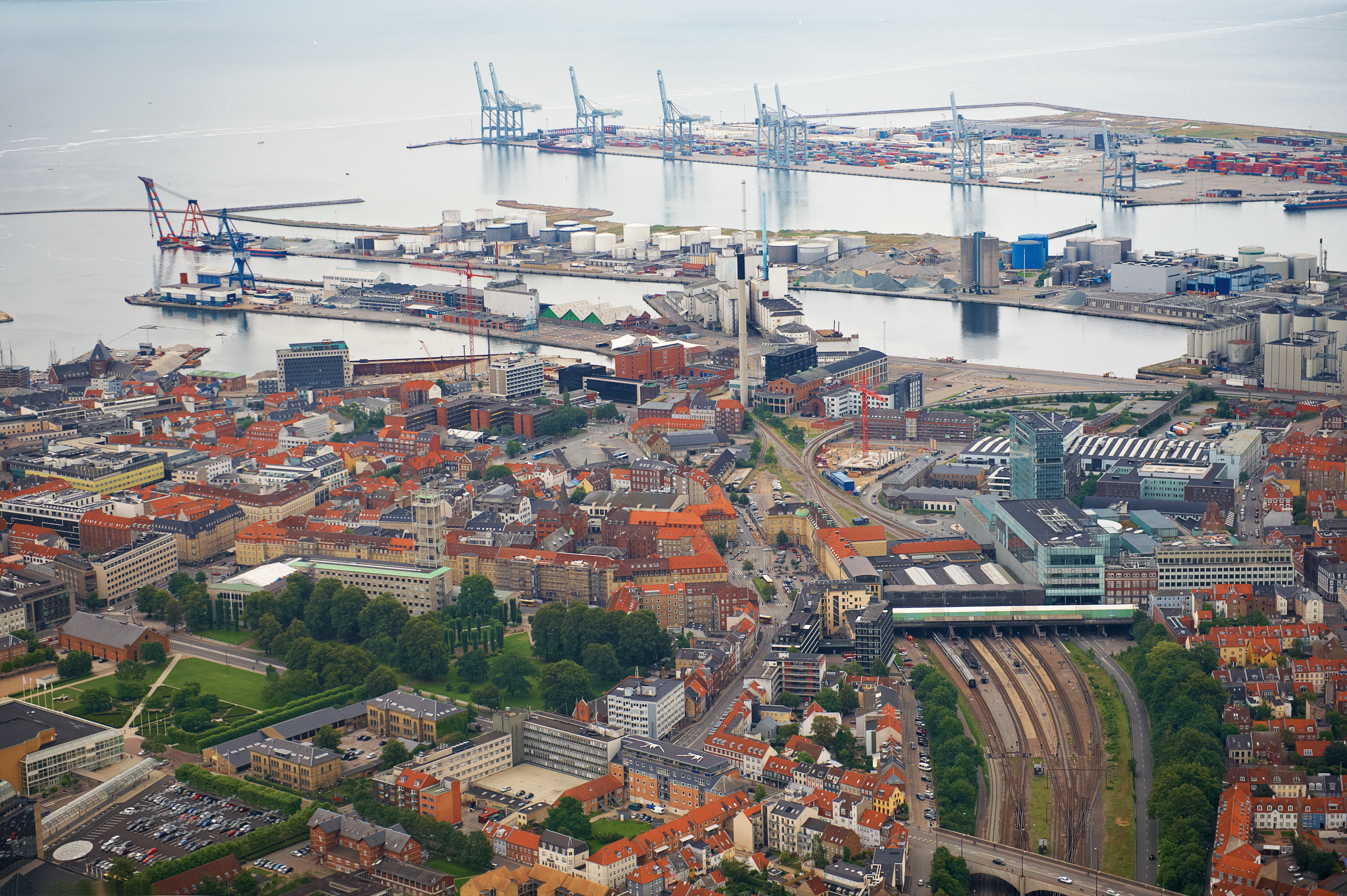 aarhus-cityscape-industrial-harbor