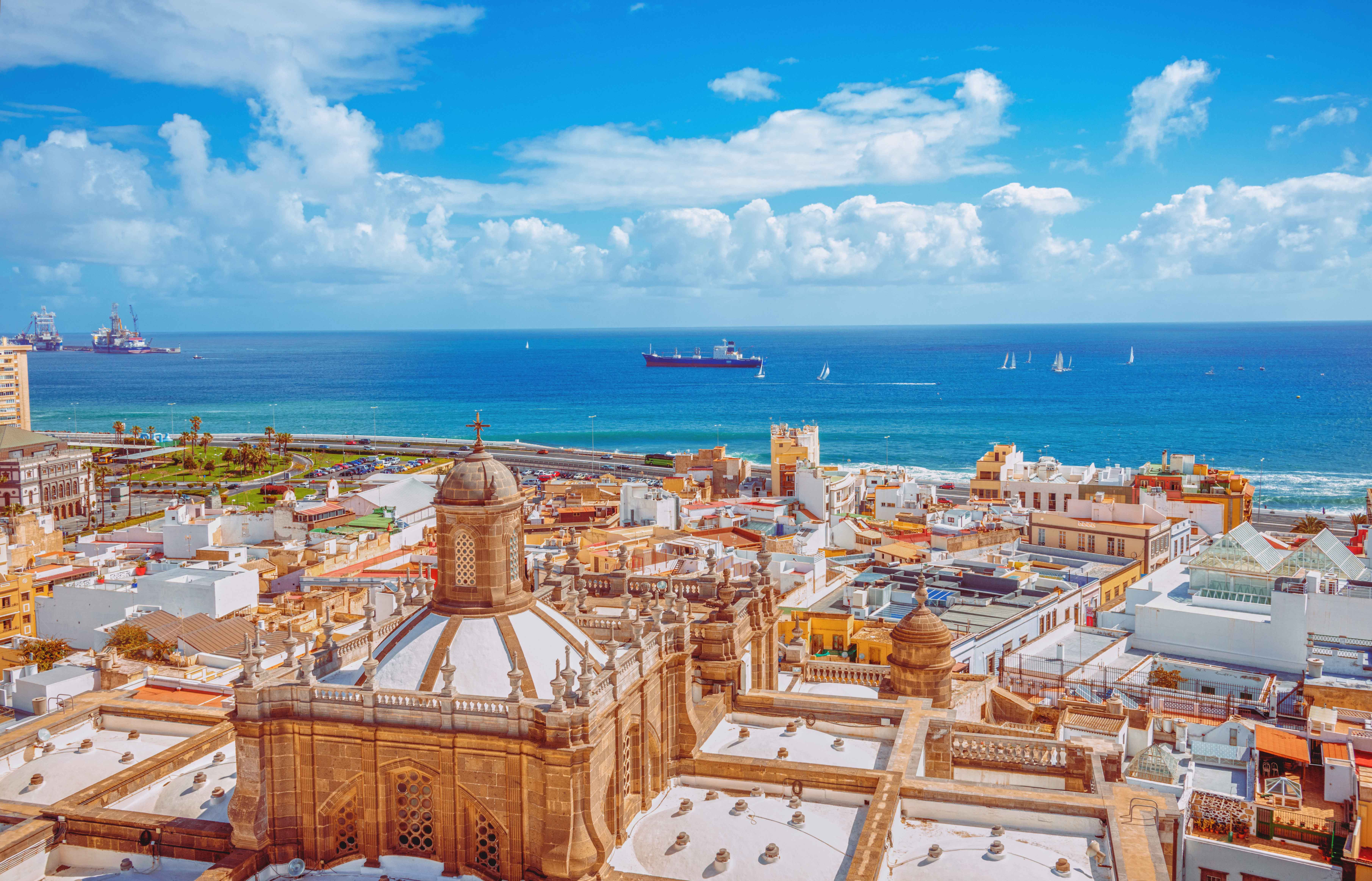 las-palmas-gran-canaria-city-ocean-view