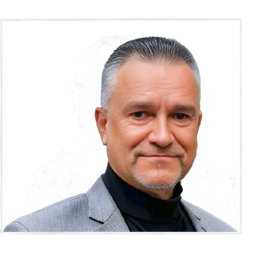 Sven Mueller office portrait 2024.png