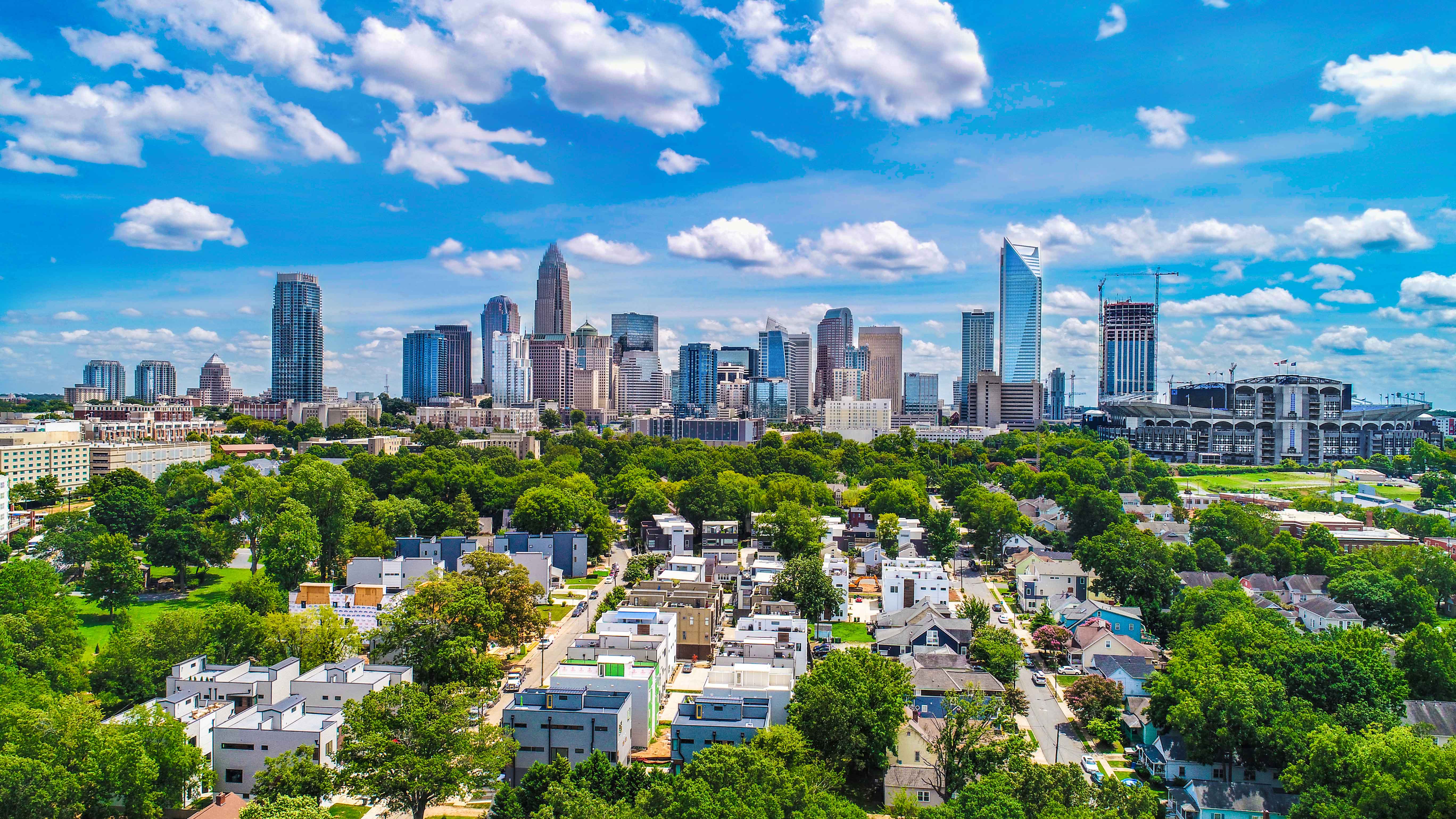 charlotte-north-carolina-skyline-bank-of-america-stadium