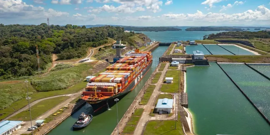 Picture of the panama canal