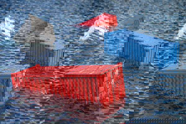 marine-cargo-insurance-damaged-containers