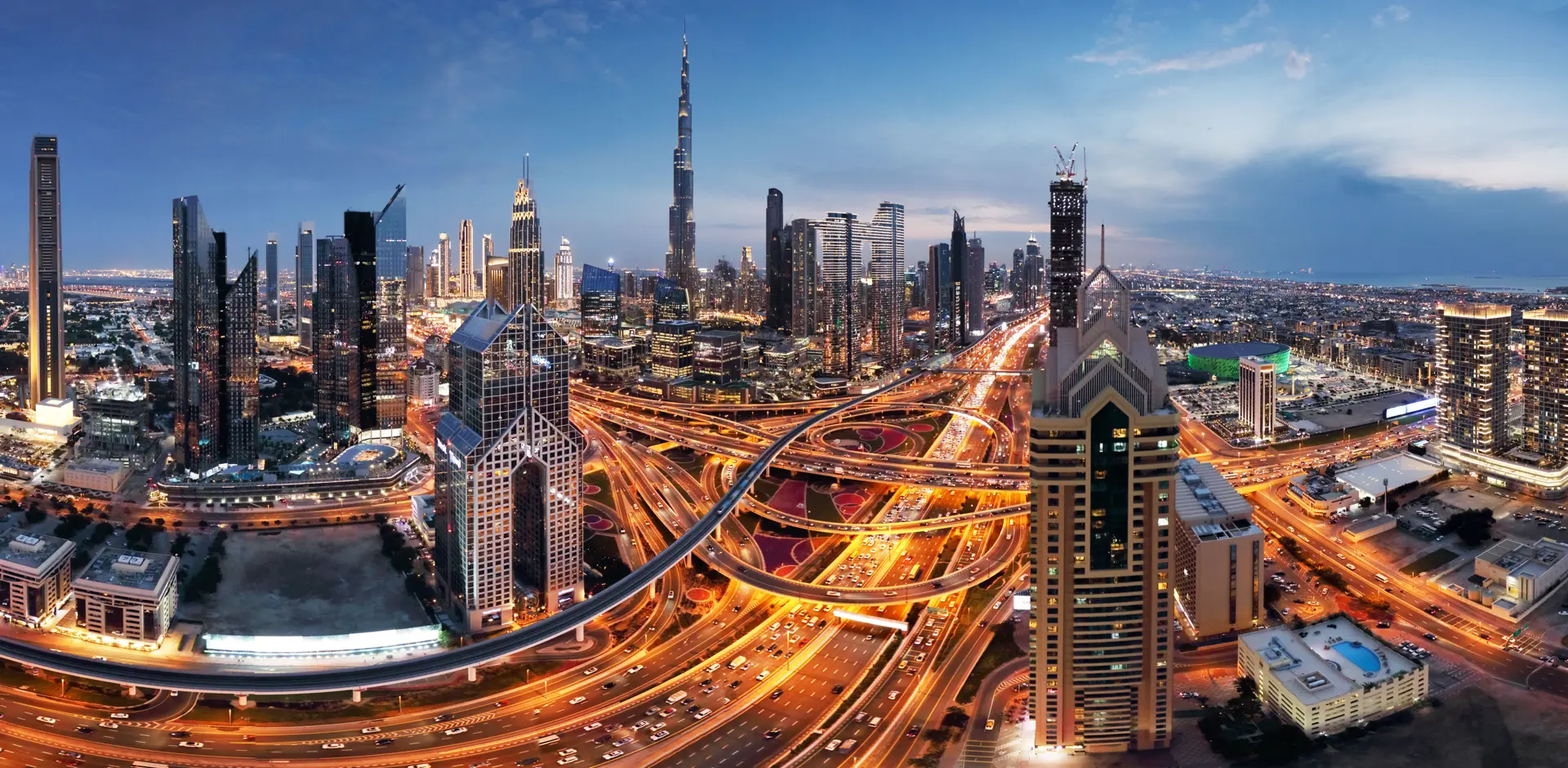 dubai-skyline-panoramic-burj-khalifa