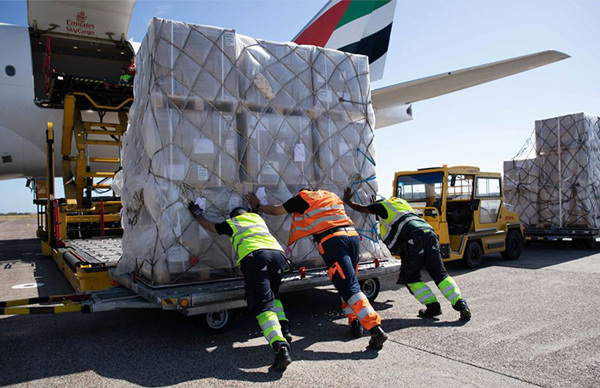 airfreight-cargo-loading-emirates-skycargo