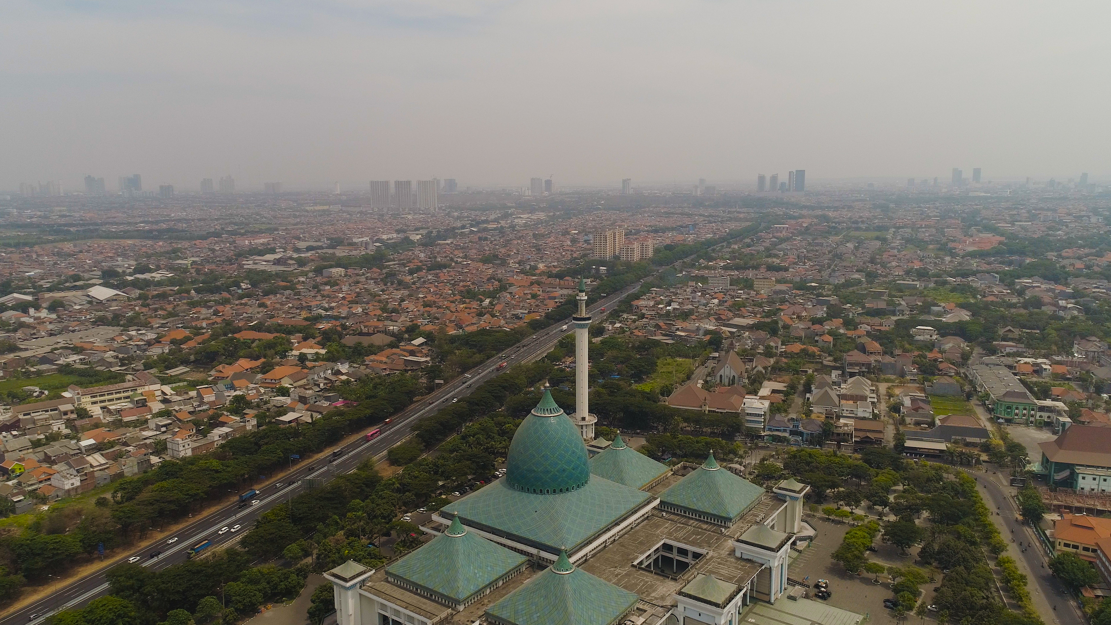 surabaya-al-akbar-mosque-cityscape