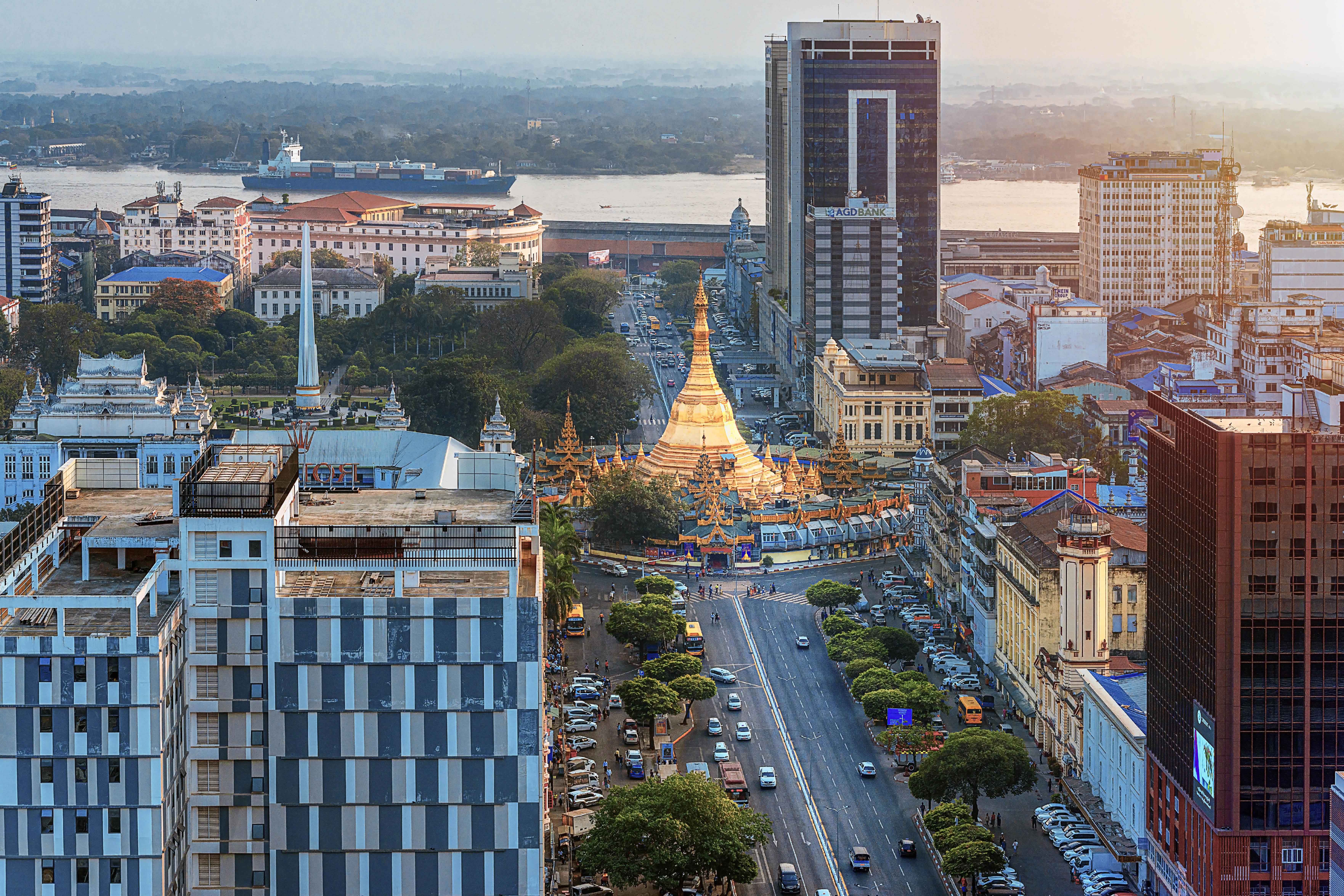 yangon-sule-pagoda-cityscape
